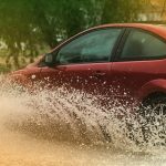 Bojíte sa jazdiť počas búrky? Dodržujte tieto pravidlá a búrka vás neohrozí