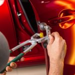 Viete, čo vás čaká počas opráv preliačin na aute?